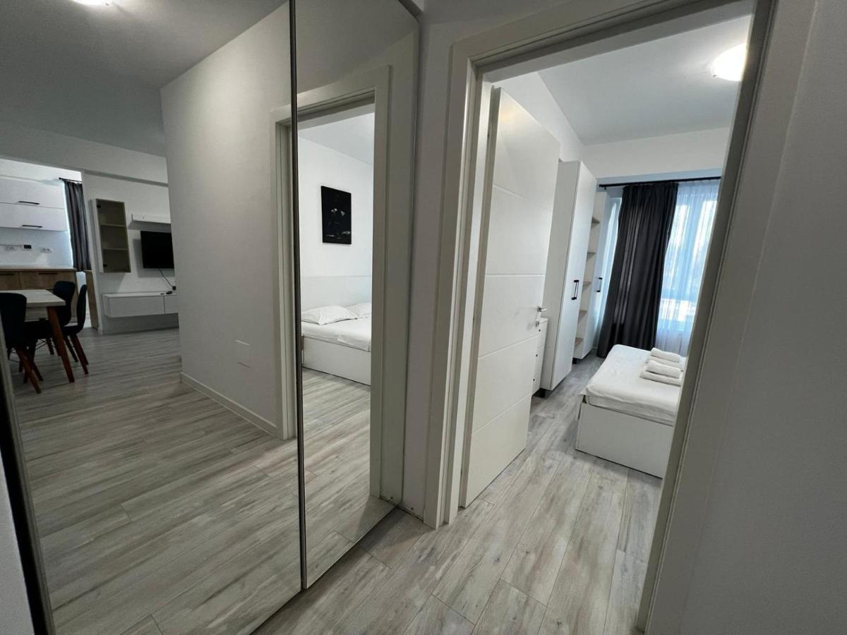 Cozy Accommodation Central City - Ясси Екстер'єр фото