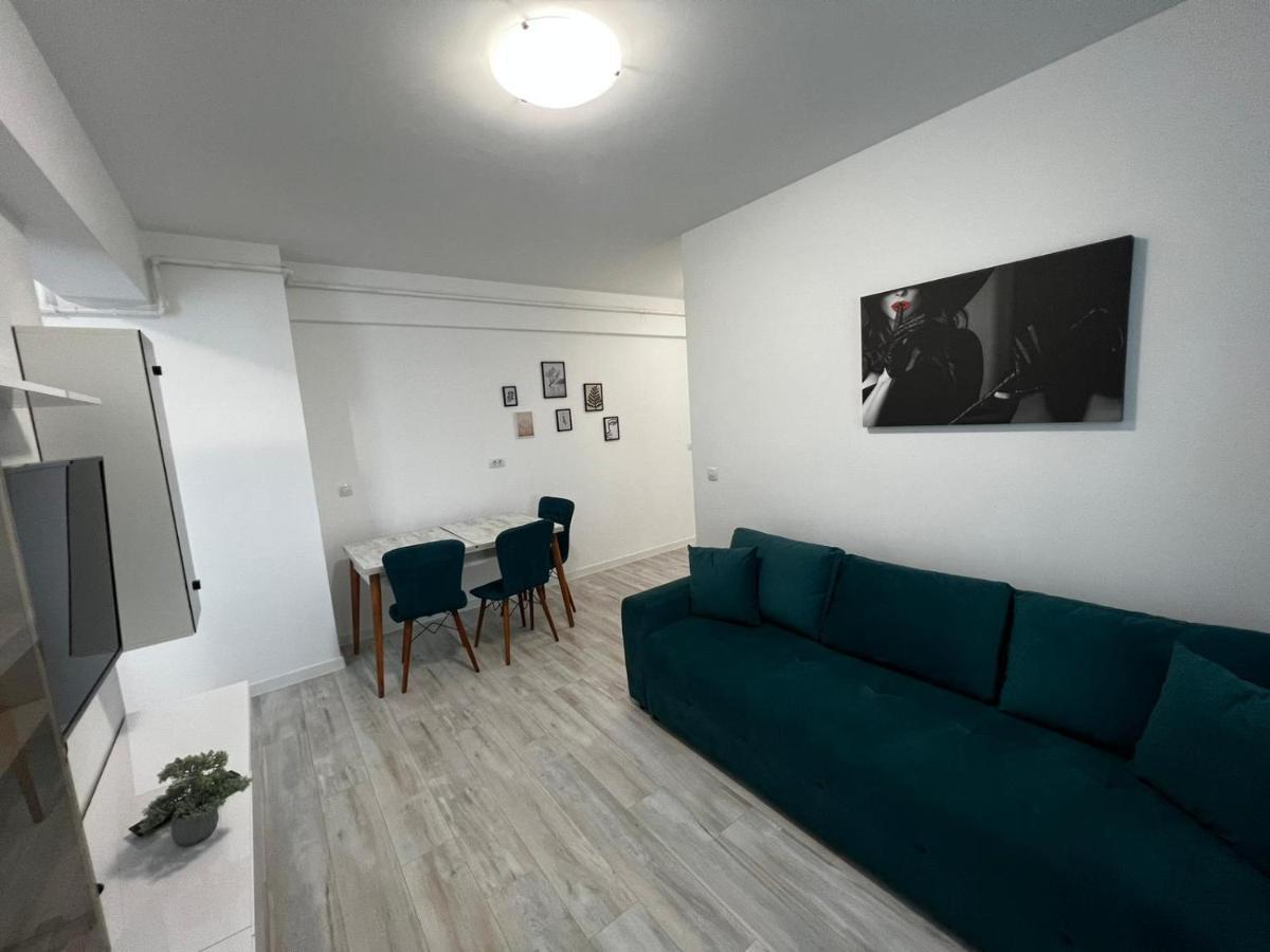 Cozy Accommodation Central City - Ясси Екстер'єр фото