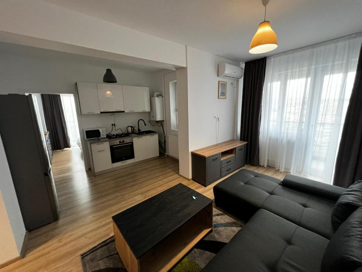 Cozy Accommodation Central City - Ясси Екстер'єр фото