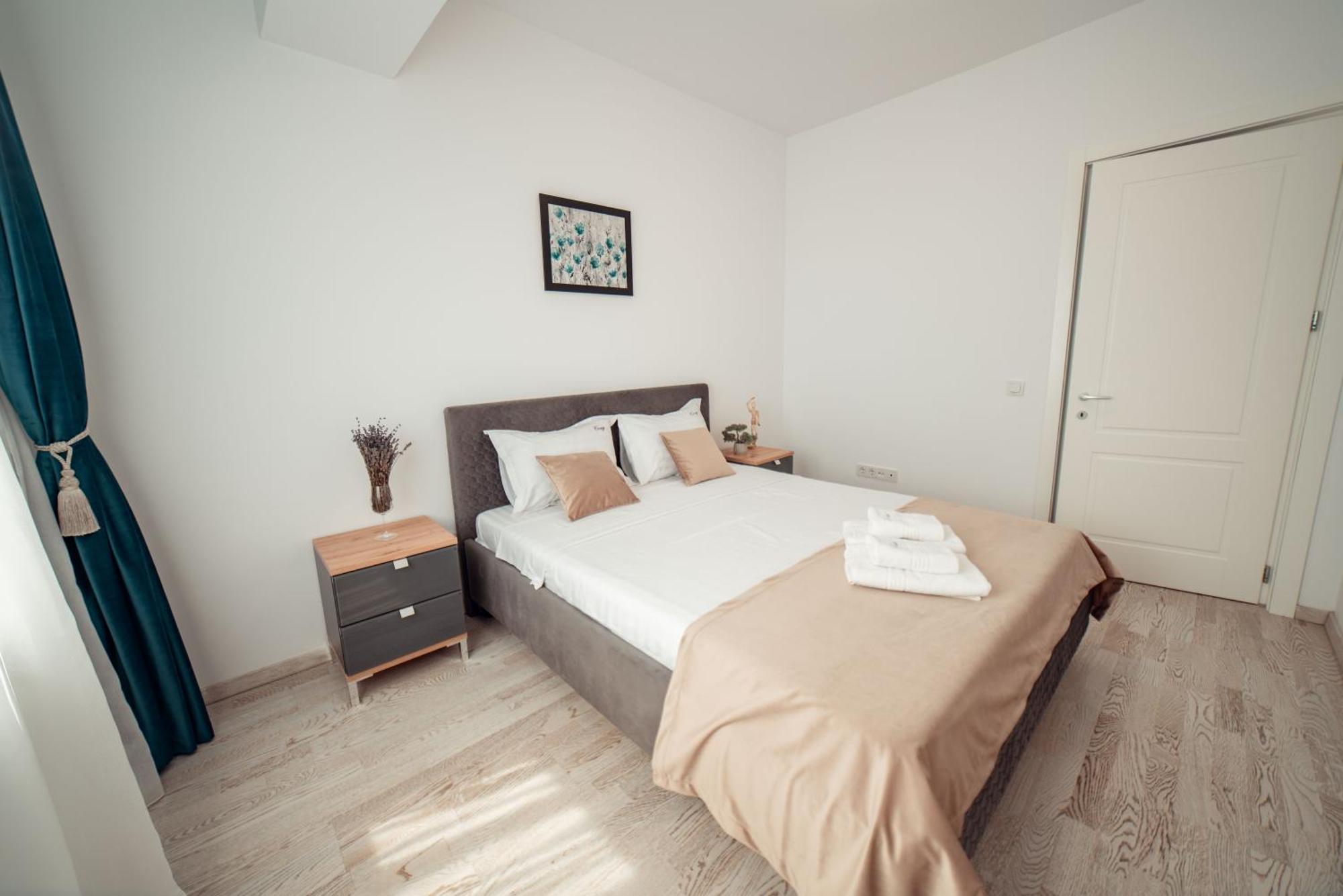 Cozy Accommodation Central City - Ясси Екстер'єр фото