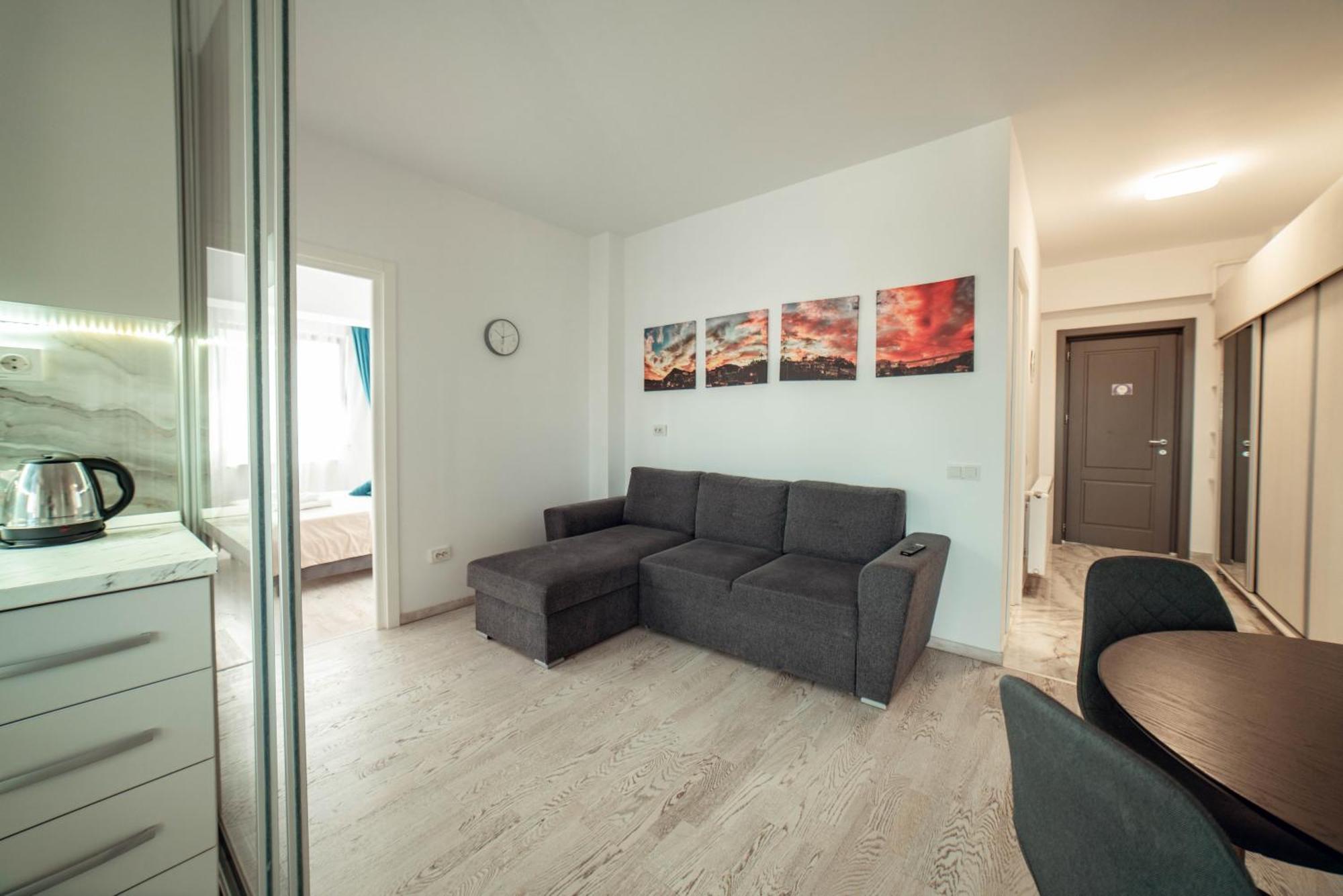 Cozy Accommodation Central City - Ясси Екстер'єр фото