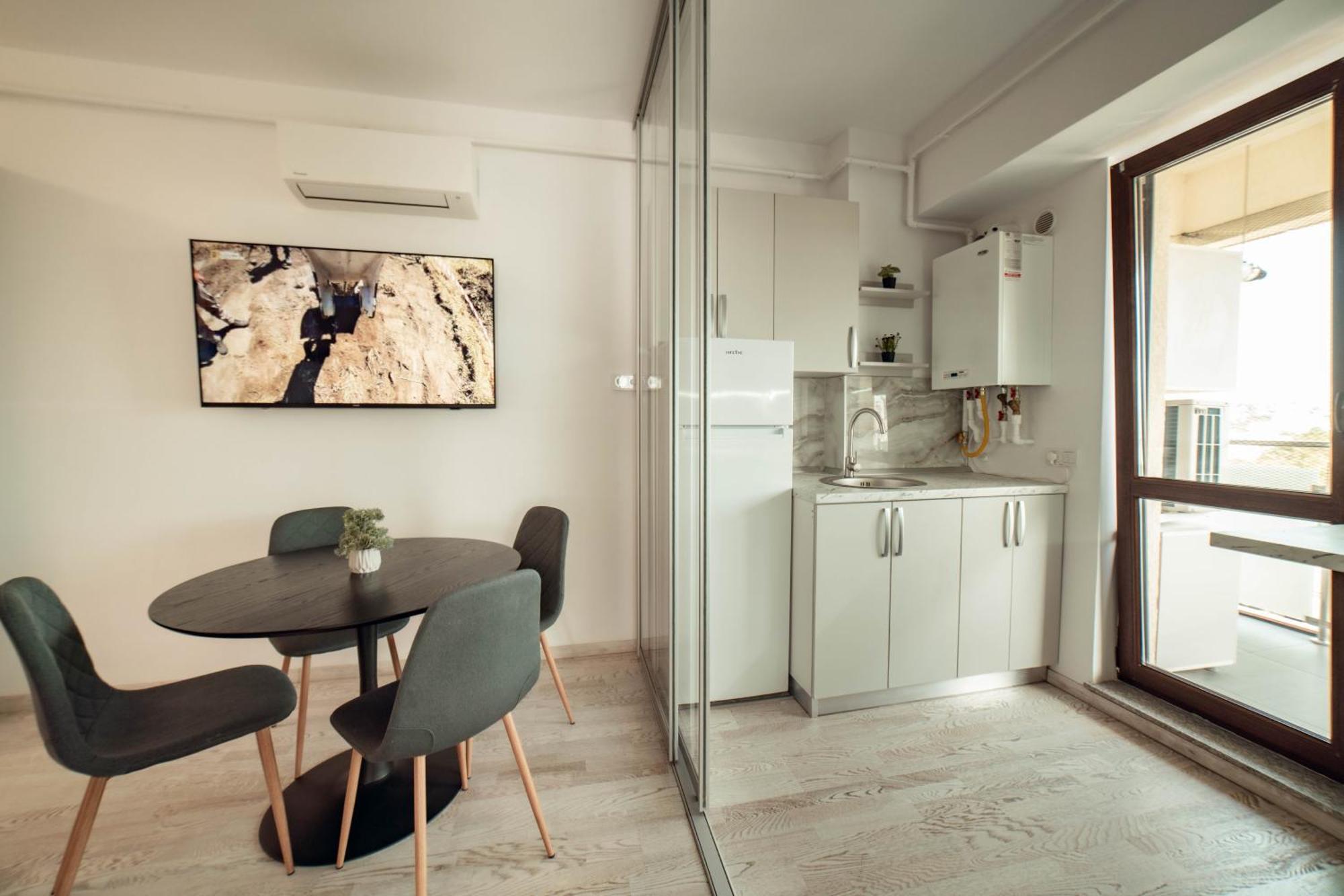 Cozy Accommodation Central City - Ясси Екстер'єр фото